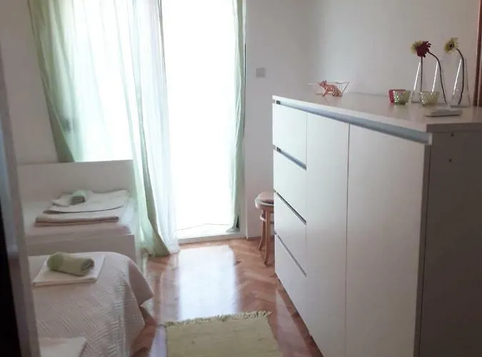 Mira ماكارسكا